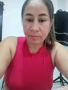 Snapshot of Nala1986 chatting on October 1, 1:28 pm Nala1986 online show from October 1, 1:28 pm