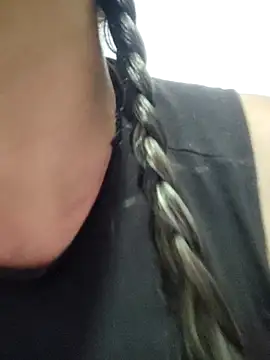 Snapshot of Nala1986 chatting on October 3, 2:30 am Nala1986 online show from October 3, 2:30 am