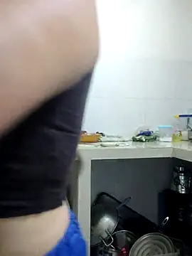 Snapshot of Nala1986 chatting on October 3, 2:36 pm Nala1986 online show from October 3, 2:36 pm