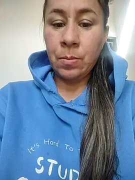 Snapshot of Nala1986 chatting on October 29, 1:35 pm Nala1986 online show from October 29, 1:35 pm