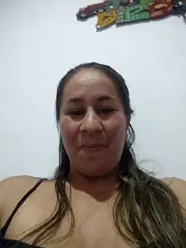 Snapshot of Nala1986 chatting on November 5, 2:00 am Nala1986 online show from November 5, 2:00 am