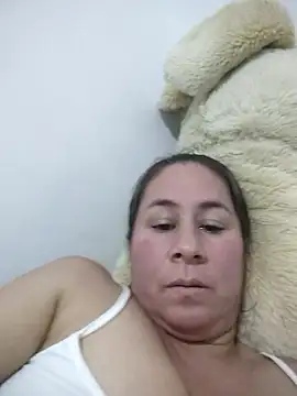 Snapshot of Nala1986 chatting on November 8, 2:01 am Nala1986 online show from November 8, 2:01 am