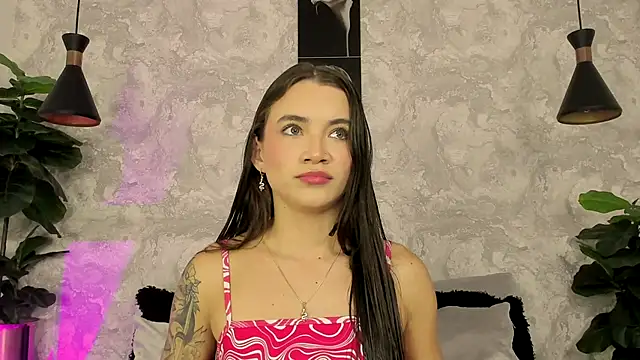 Snapshot of aitana_baker_ chatting on October 18, 2:58 am aitana baker online show from October 18, 2:58 am