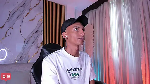 JulienSaint online show from November 7, 12:16 pm