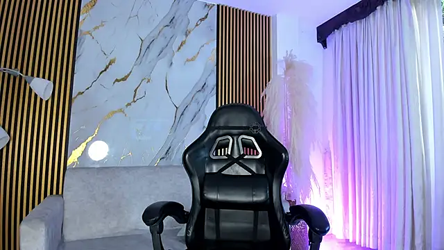 JulienSaint online show from December 2, 11:59 am