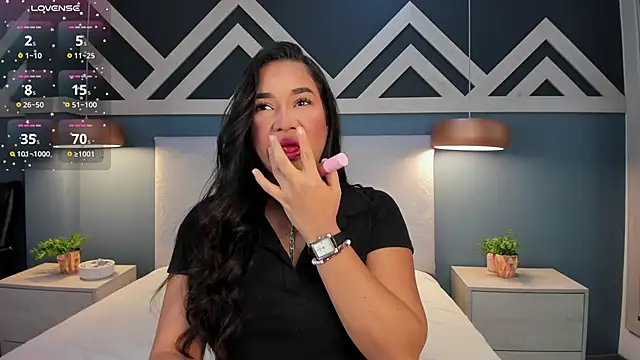 EmilyZahar online show from October 4, 12:47 pm