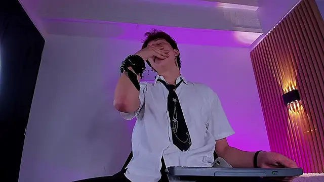 IM DAREN online show from October 28, 11:47 am