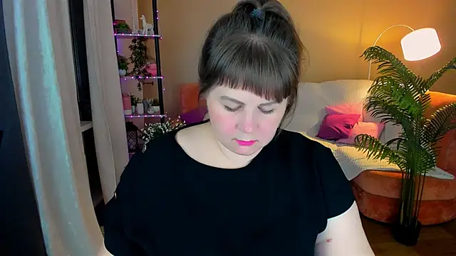 CrystaalStaar online show from October 13, 7:25 pm