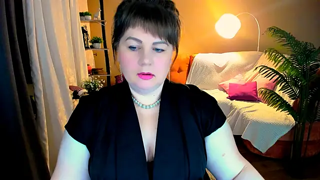 CrystaalStaar online show from November 22, 6:51 pm