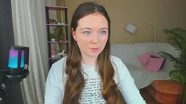 Snapshot of AlluringLookk chatting on September 19, 11:22 am AlluringLookk online show from September 19, 11:22 am