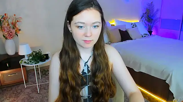 Snapshot of AlluringLookk chatting on October 5, 11:30 am AlluringLookk online show from October 5, 11:30 am