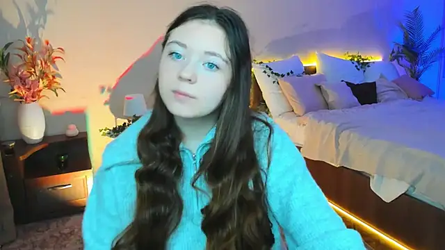 Snapshot of AlluringLookk chatting on October 19, 4:35 am AlluringLookk online show from October 19, 4:35 am