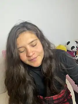 Emilyybennet  online show from November 7, 10:10 pm