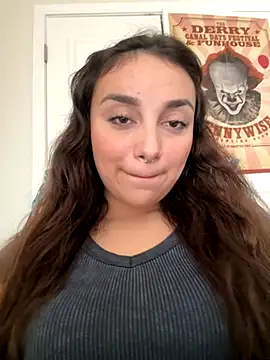 CharmingMaddie online show from October 4, 4:27 pm