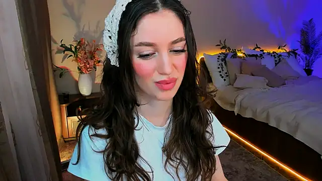 Snapshot of ChristinaConteeree chatting on September 20, 11:22 am ChristinaConteeree online show from September 20, 11:22 am