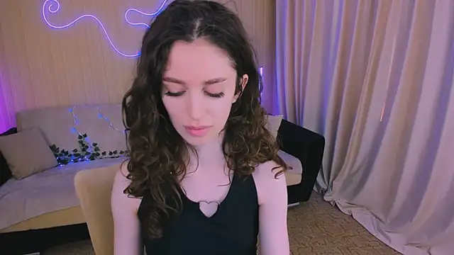 Snapshot of ChristinaConteeree chatting on September 23, 1:25 pm ChristinaConteeree online show from September 23, 1:25 pm