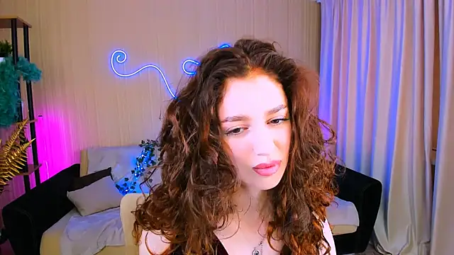 Snapshot of ChristinaConteeree chatting on October 2, 1:18 pm ChristinaConteeree online show from October 2, 1:18 pm