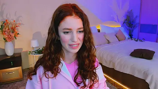 Snapshot of ChristinaConteeree chatting on October 10, 8:19 pm ChristinaConteeree online show from October 10, 8:19 pm