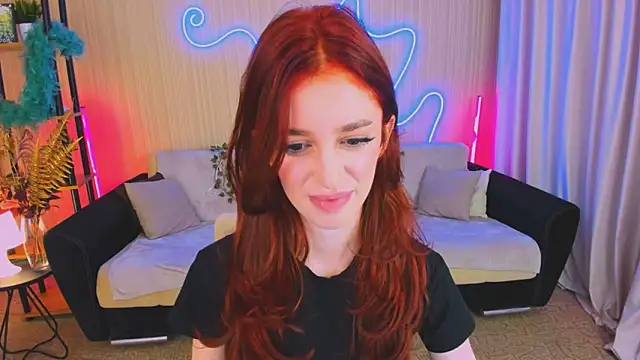 Snapshot of ChristinaConteeree chatting on October 13, 8:09 pm ChristinaConteeree online show from October 13, 8:09 pm