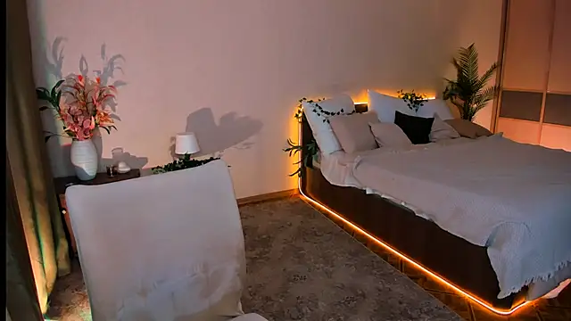 Snapshot of ChristinaConteeree chatting on October 21, 5:46 pm ChristinaConteeree online show from October 21, 5:46 pm