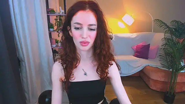 Snapshot of ChristinaConteeree chatting on October 23, 1:21 pm ChristinaConteeree online show from October 23, 1:21 pm