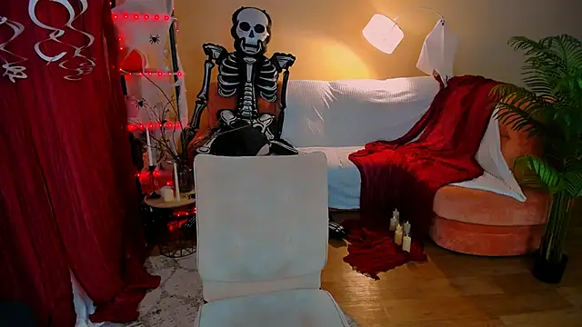 Snapshot of ChristinaConteeree chatting on October 29, 7:37 pm ChristinaConteeree online show from October 29, 7:37 pm