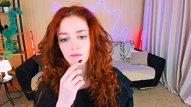 Snapshot of ChristinaConteeree chatting on November 7, 7:25 pm ChristinaConteeree online show from November 7, 7:25 pm