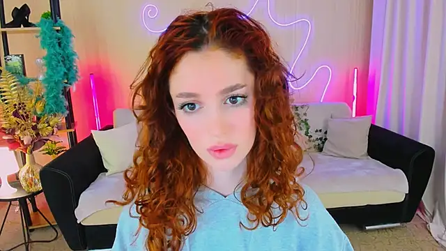 Snapshot of ChristinaConteeree chatting on November 18, 4:22 pm ChristinaConteeree online show from November 18, 4:22 pm