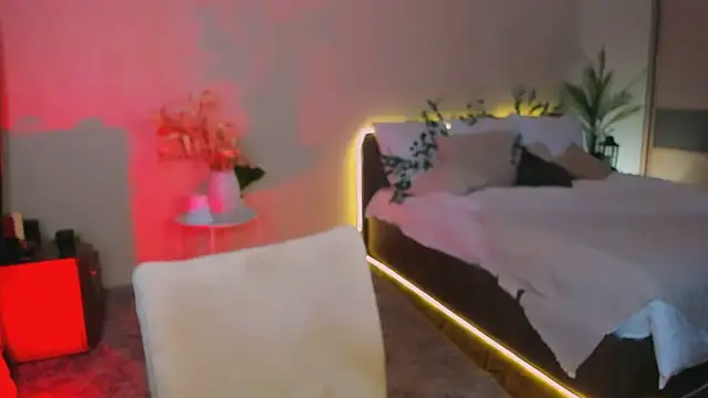 Snapshot of ChristinaConteeree chatting on November 22, 11:20 am ChristinaConteeree online show from November 22, 11:20 am