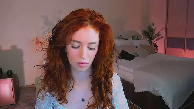 Snapshot of ChristinaConteeree chatting on November 24, 7:13 pm ChristinaConteeree online show from November 24, 7:13 pm