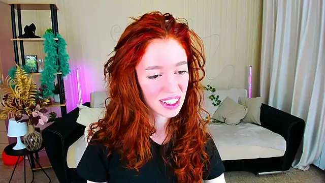 Snapshot of ChristinaConteeree chatting on November 26, 7:26 pm ChristinaConteeree online show from November 26, 7:26 pm