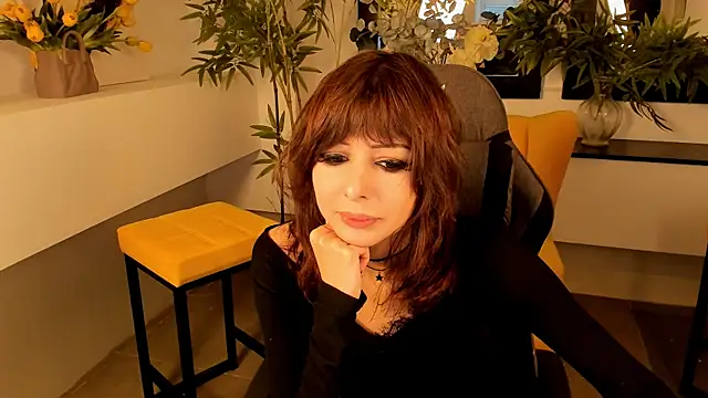 Snapshot of CrystallBloom chatting on September 11, 1:22 pm CrystallBloom online show from September 11, 1:22 pm