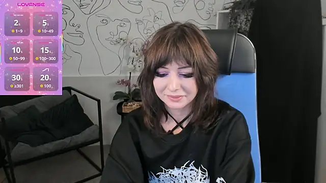 Snapshot of CrystallBloom chatting on September 16, 2:01 am CrystallBloom online show from September 16, 2:01 am