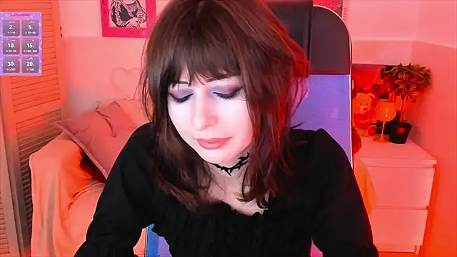 Snapshot of CrystallBloom chatting on October 14, 2:34 am CrystallBloom online show from October 14, 2:34 am