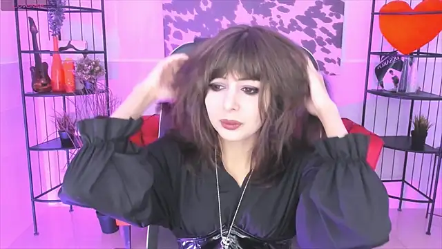 Snapshot of CrystallBloom chatting on October 16, 1:50 am CrystallBloom online show from October 16, 1:50 am