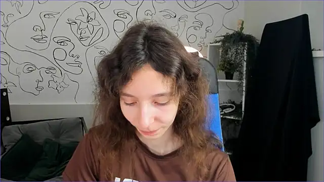 EmmanuellBrown online show from October 15, 10:15 am