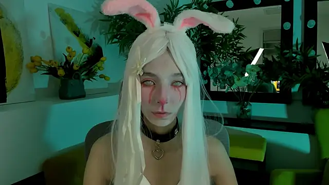 EmmanuellBrown online show from October 31, 2:07 pm