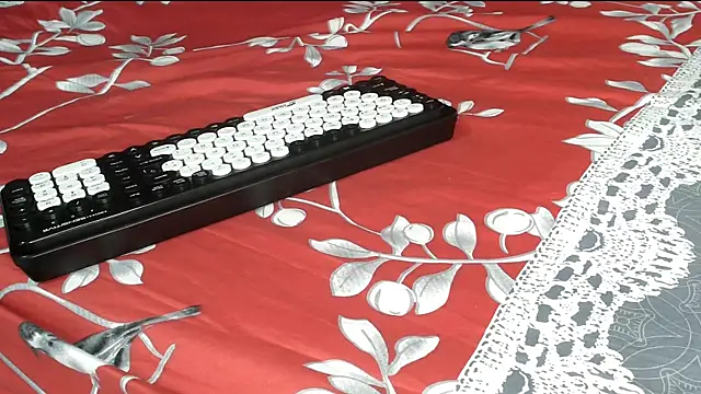 angelainparis28 online show from September 11, 6:57 am