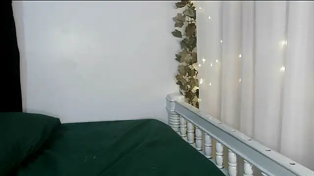 angelainparis28 online show from September 27, 6:29 am