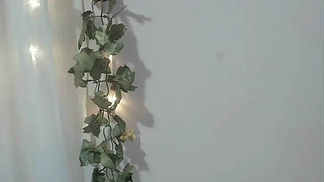 angelainparis28 online show from November 13, 7:18 am