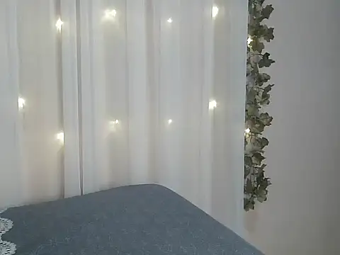 angelainparis28 online show from November 15, 5:05 am