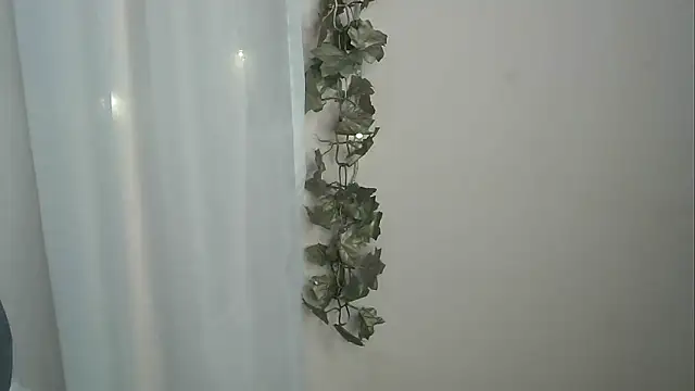 angelainparis28 online show from November 26, 4:57 am