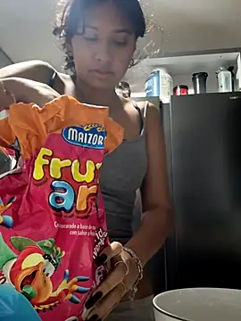 lynn9000 online show from October 17, 6:05 am