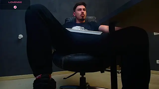 EnzoRace online show from October 4, 5:05 am