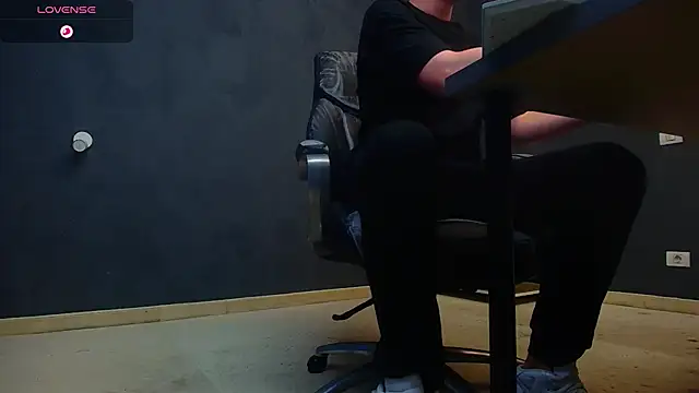 EnzoRace online show from October 18, 4:26 am