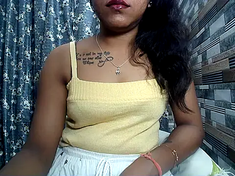 HOT AARVI11 online show from November 8, 4:18 pm