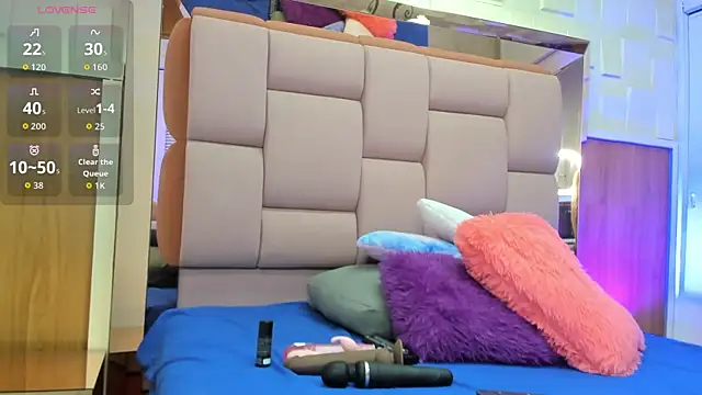 valeriahenao1 online show from September 19, 7:14 pm