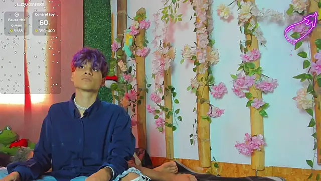 Snapshot of spicy_adonhis chatting on September 17, 12:40 pm spicy adonhis online show from September 17, 12:40 pm