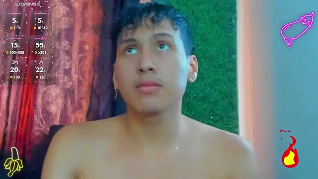 Snapshot of spicy_adonhis chatting on October 22, 7:24 pm spicy adonhis online show from October 22, 7:24 pm