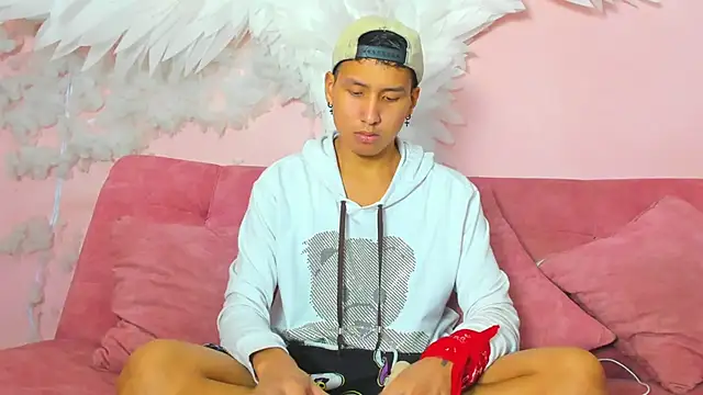 Snapshot of spicy_adonhis chatting on November 21, 1:10 pm spicy adonhis online show from November 21, 1:10 pm